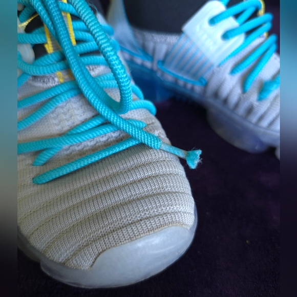 Kids' Blue and Yellow Basketball Sneakers - Picture 13 of 15